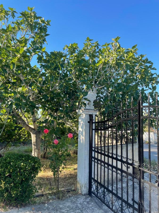 סידריון Beautiful Nearby Beach House With Garden, Private Pool And Large Yard מראה חיצוני תמונה