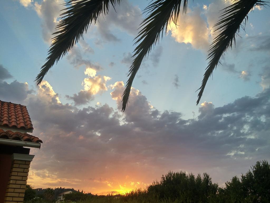 סידריון Beautiful Nearby Beach House With Garden, Private Pool And Large Yard חדר תמונה