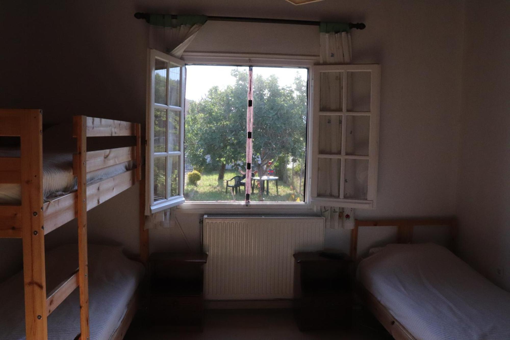 סידריון Beautiful Nearby Beach House With Garden, Private Pool And Large Yard מראה חיצוני תמונה